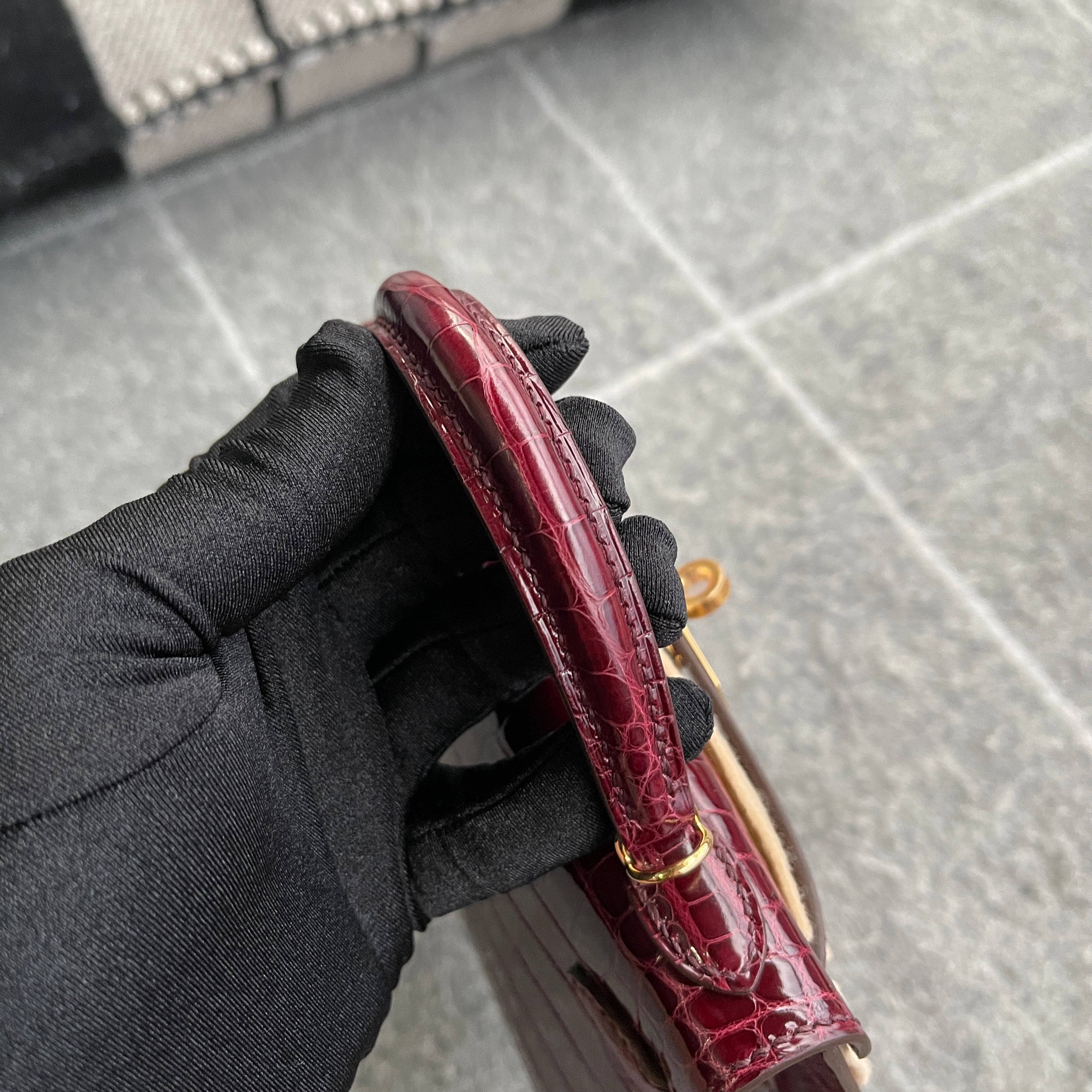 MINI KELLY II (20) SHINY (LISSE) MISSISSIPPIENSIS ALLIGATOR LEATHER BORDEAUX WITH GOLD HARDWARE (GHW)