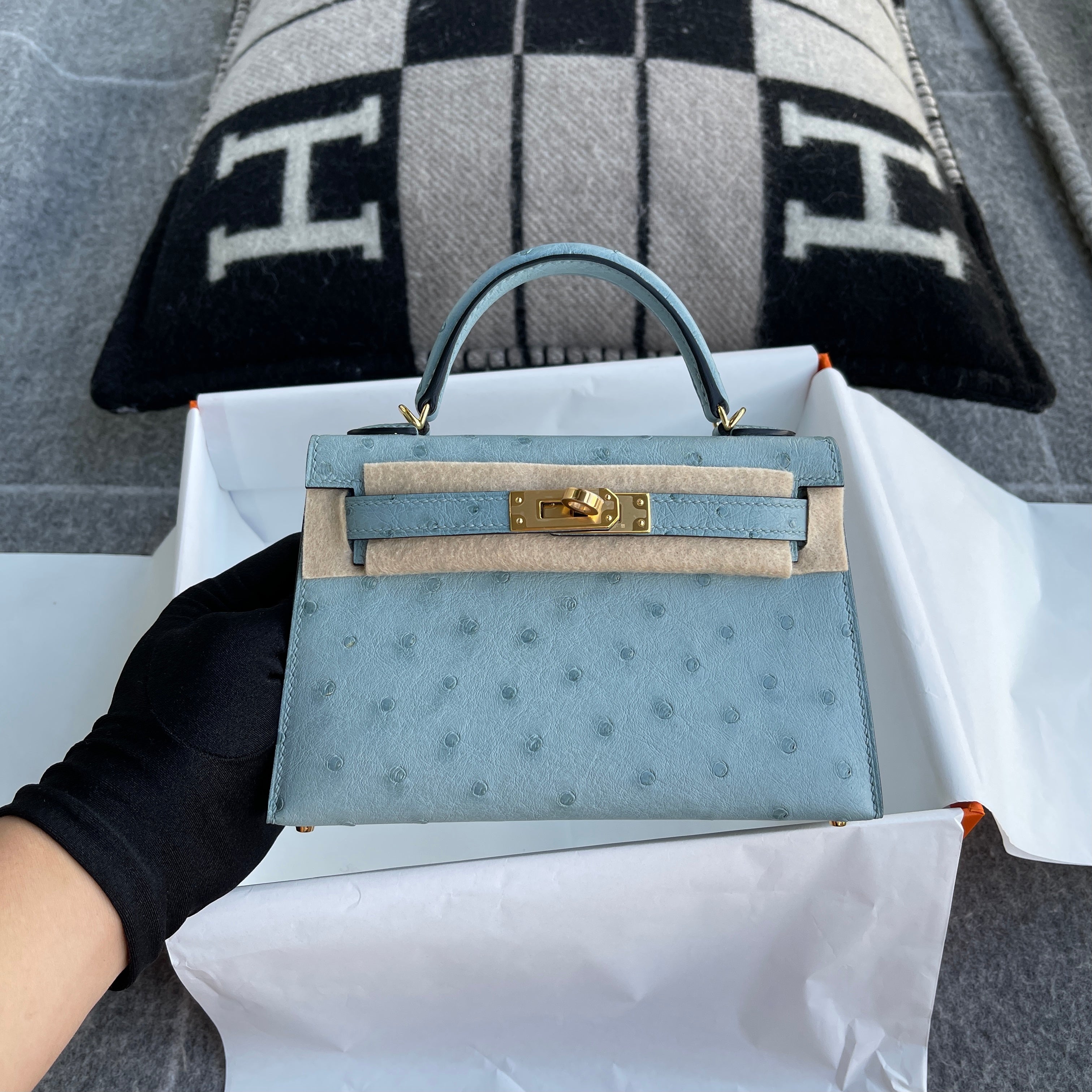 MINI KELLY II (20) OSTRICH LEATHER BLEU GLACIER WITH GOLD HARDWARE (GHW)