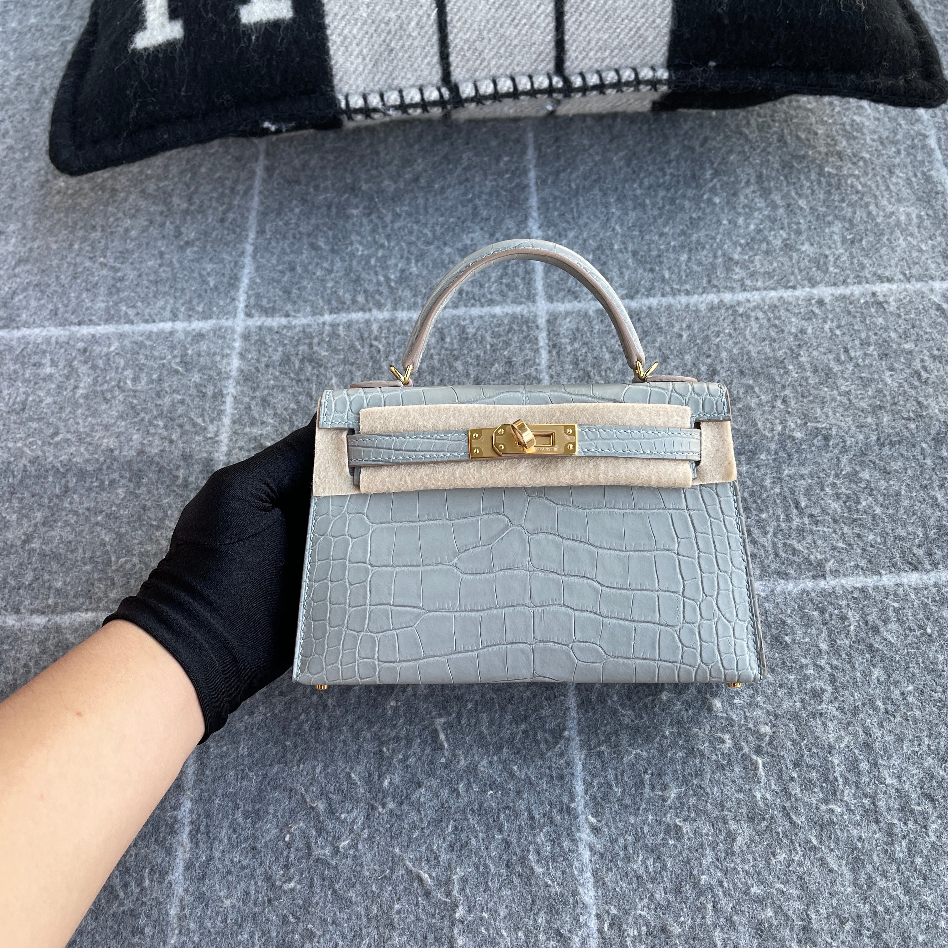 MINI KELLY II (20) MATTE MISSISSIPPIENSIS ALLIGATOR LEATHER PEARL GREY WITH GOLD HARDWARE (GHW)