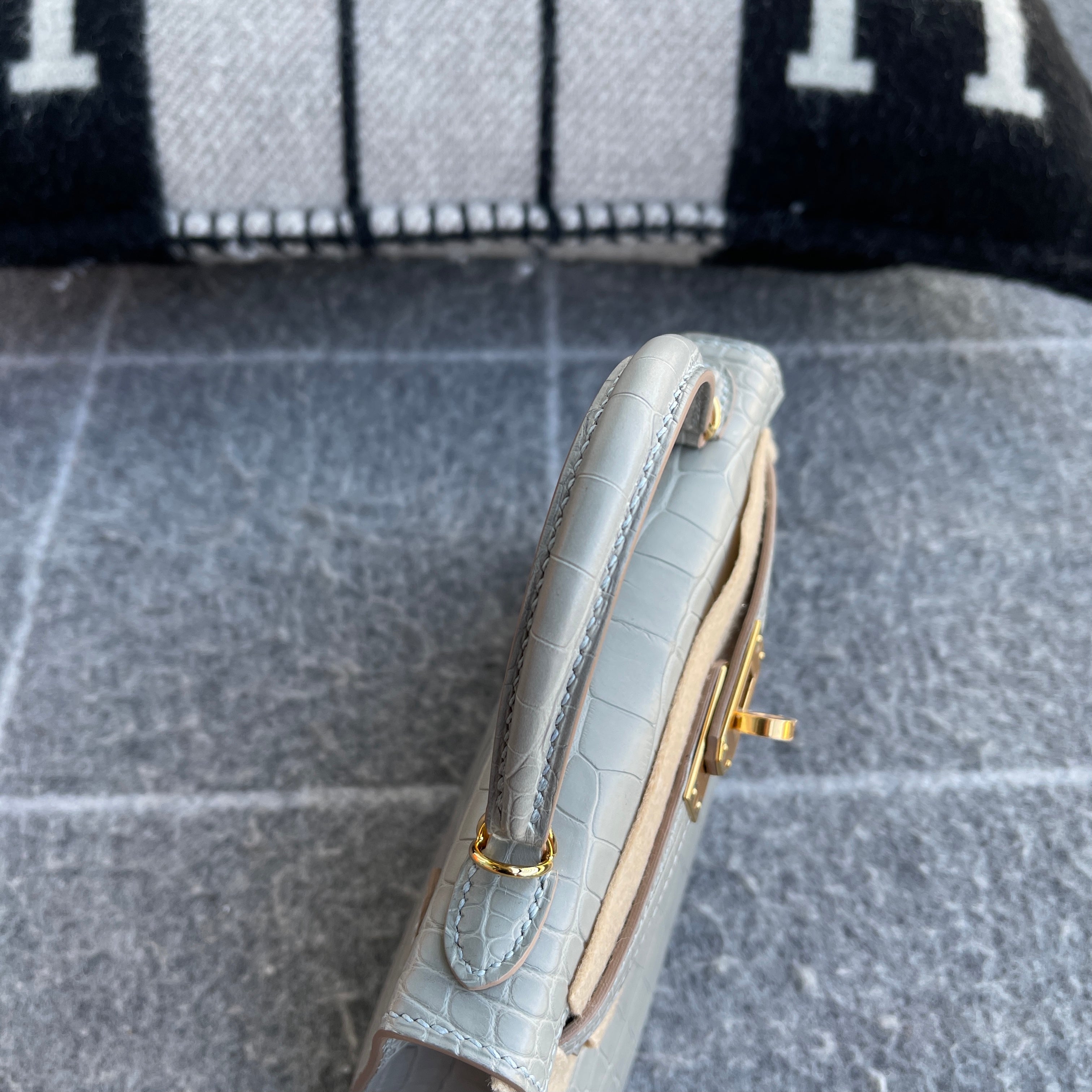 MINI KELLY II (20) MATTE MISSISSIPPIENSIS ALLIGATOR LEATHER PEARL GREY WITH GOLD HARDWARE (GHW)