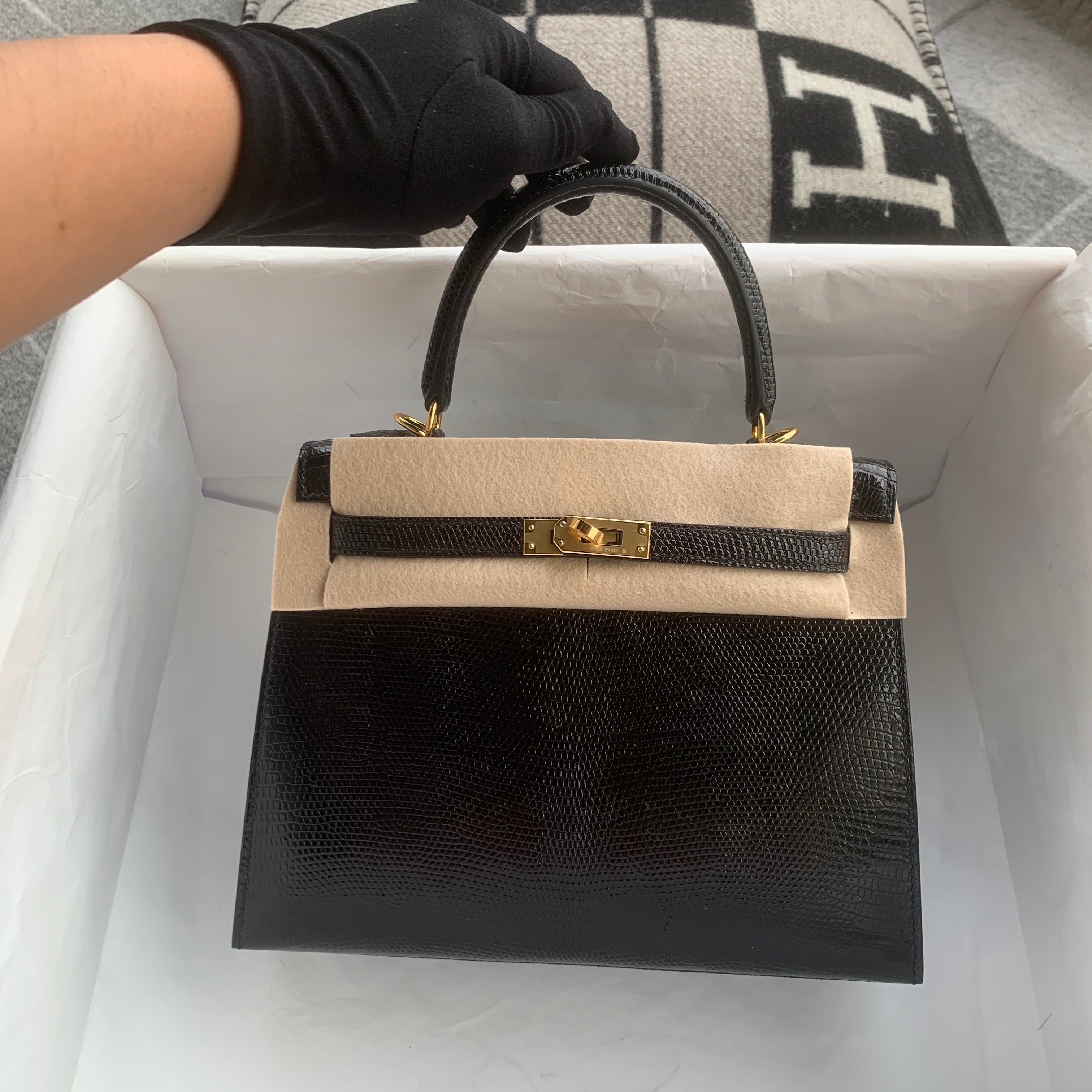 KELLY 25 LIZARD LEATHER NOIR WITH GOLD HARDWARE (GHW)