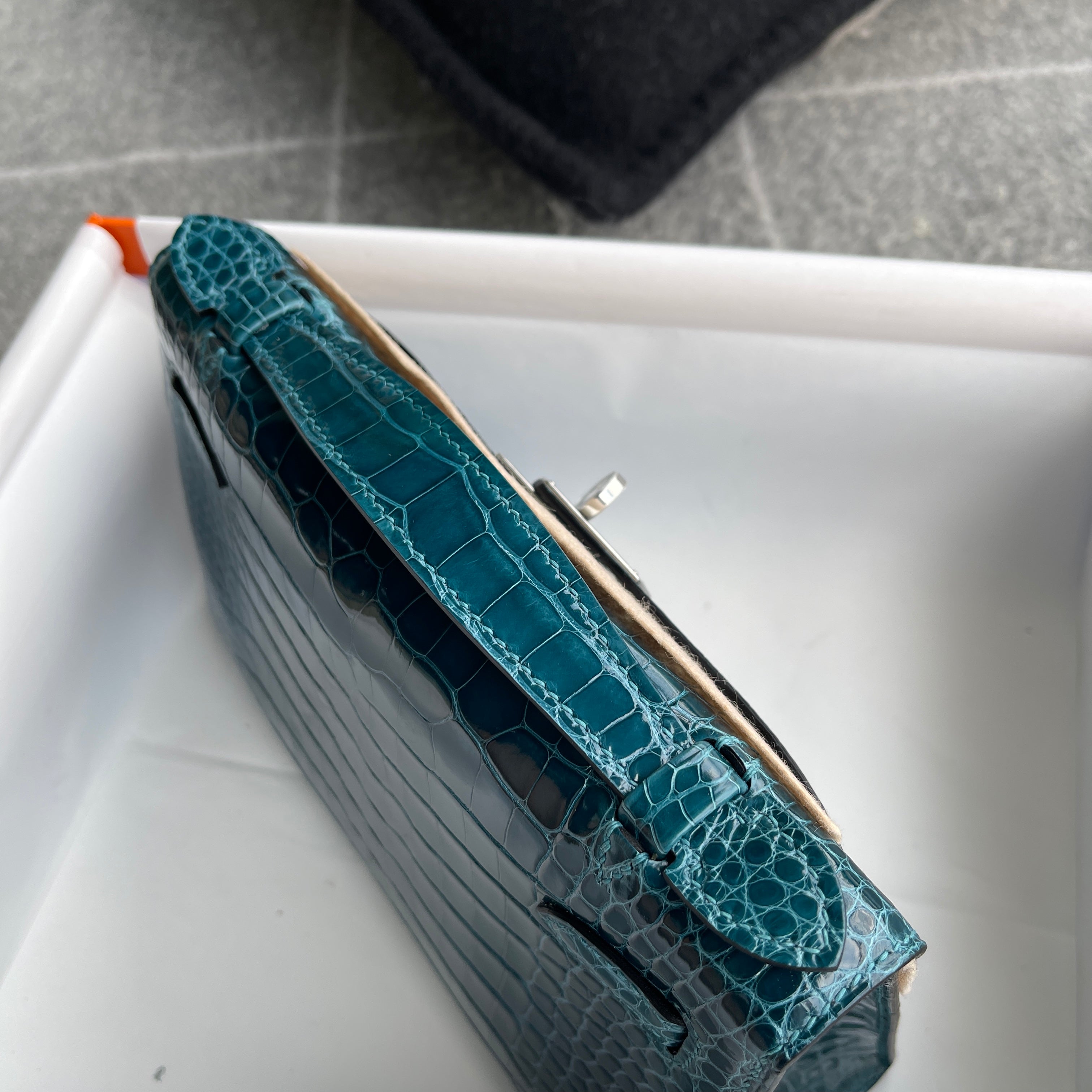 KELLY POCHETTE SHINY (LISSE) MISSISSIPPIENSIS ALLIGATOR LEATHER BLEU IZMIR WITH PALLADIUM HARDWARE (PHW)