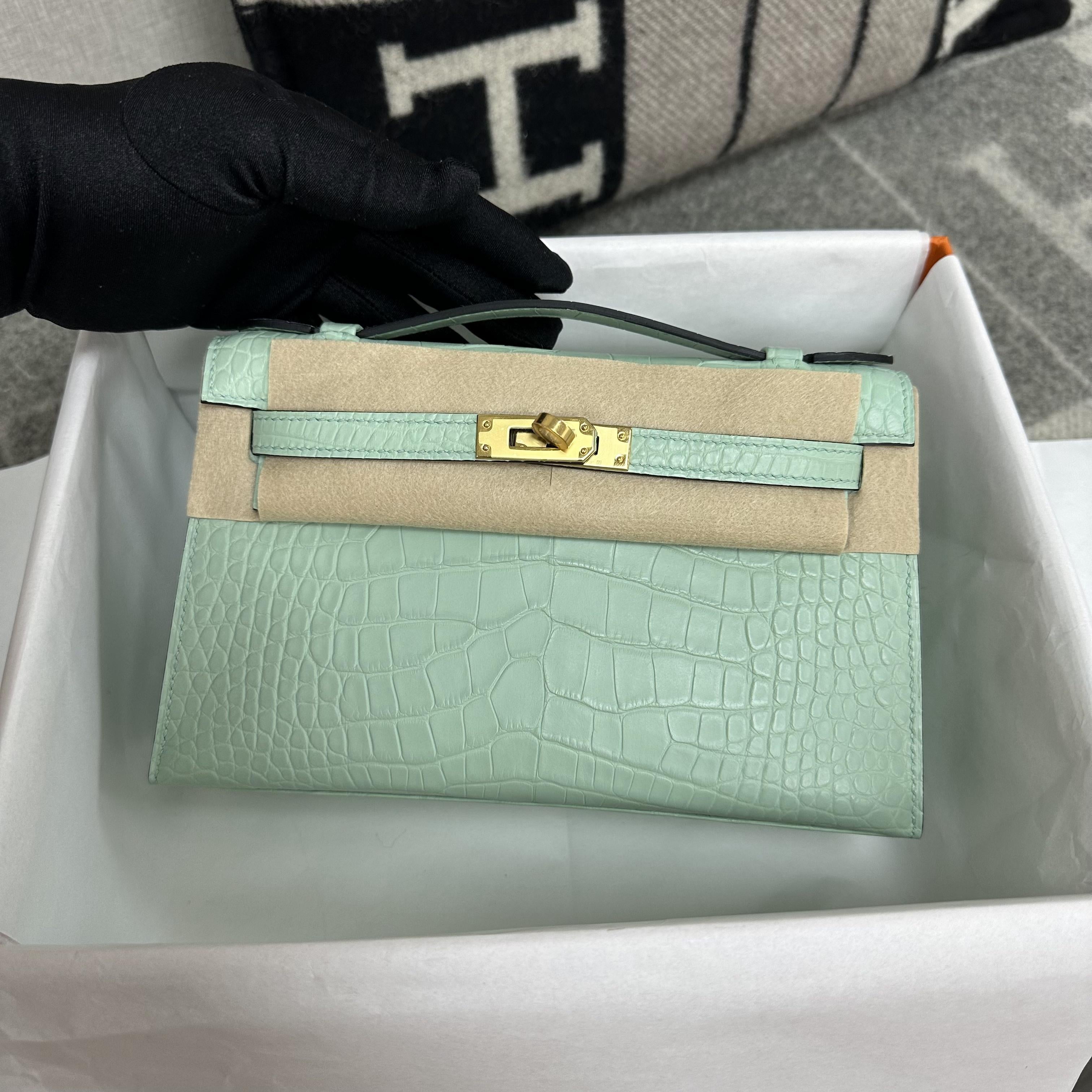 KELLY POCHETTE MATTE MISSISSIPPIENSIS ALLIGATOR LEATHER VERT D'EAU WITH GOLD HARDWARE (GHW)