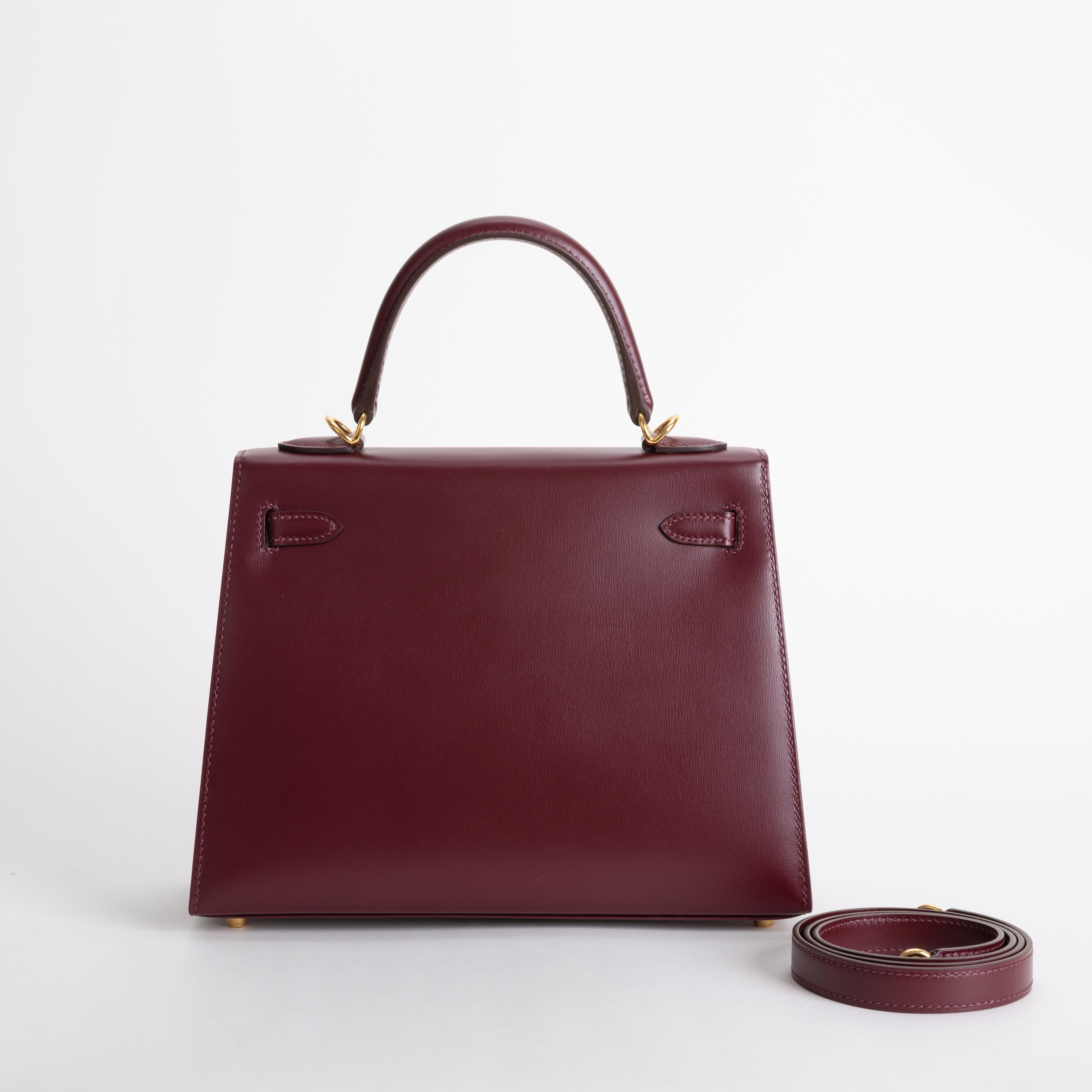 KELLY 25 BOX LEATHER BORDEAUX WITH GOLD HARDWARE (GH