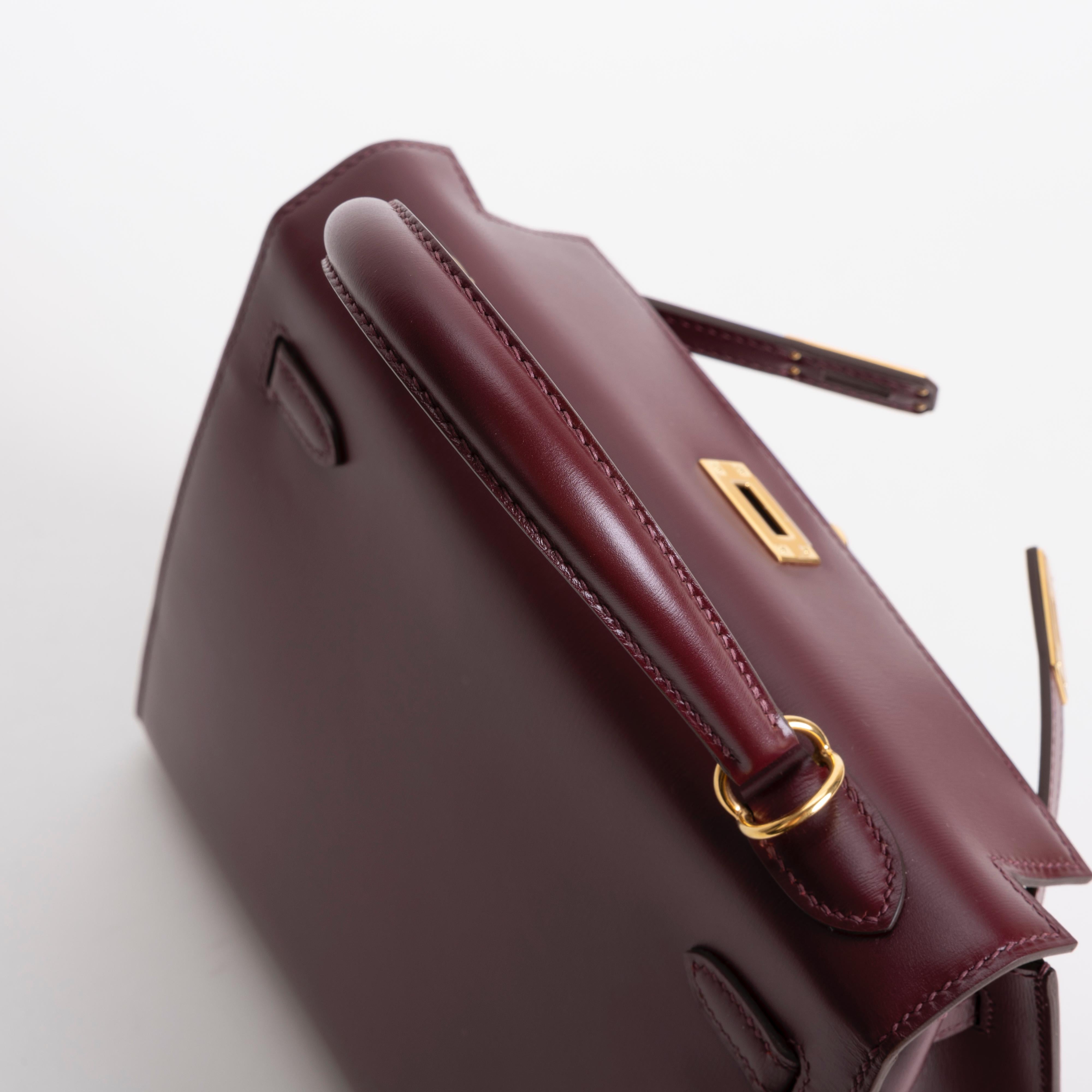 KELLY 25 BOX LEATHER BORDEAUX WITH GOLD HARDWARE (GH