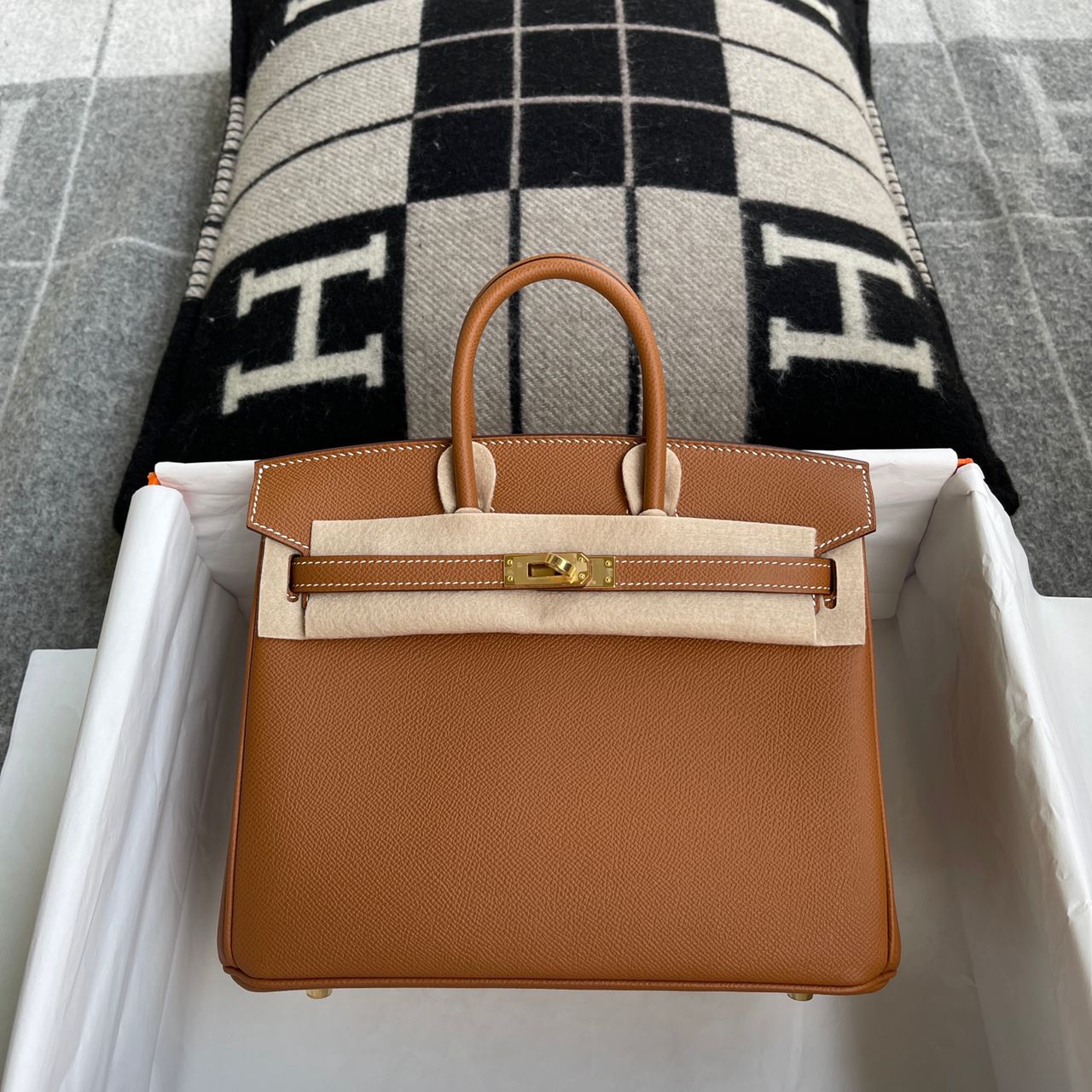 BIRKIN 25 EPSOM LEATHER GOLD WITH GOLD HARDWARE (GHW)