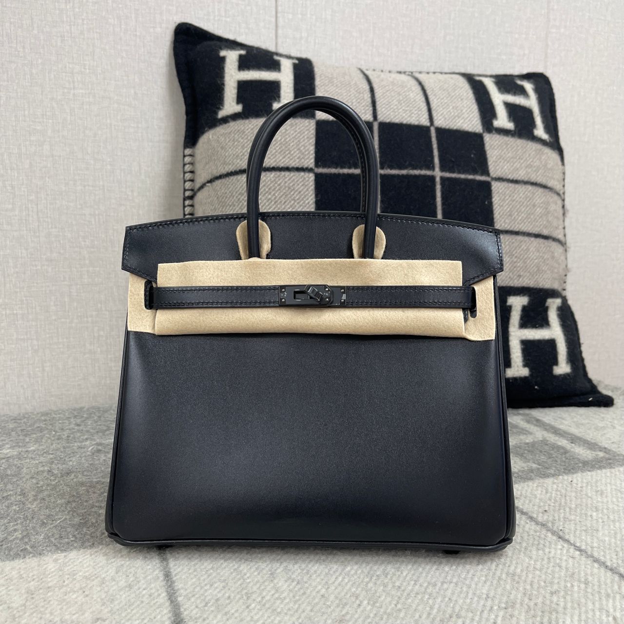 BIRKIN 25 SO BLACK BOX CALF LEATHER WITH BLACK HARDWARE (LIMITED)