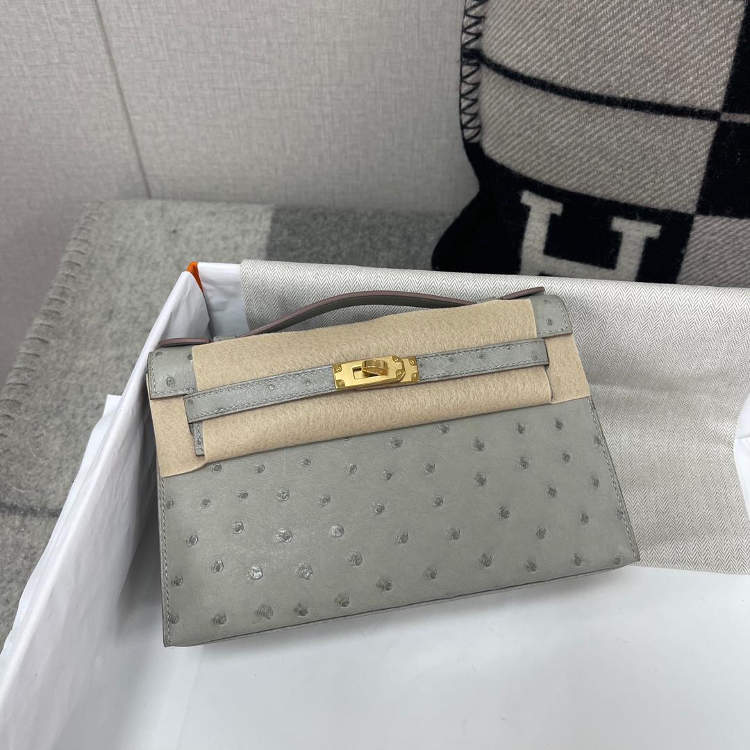 KELLY POCHETTE OSTRICH LEATHER GRIS PERLE WITH GOLD HARDWARE (GHW)